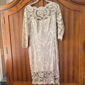 Tadashi Shoji Cream Lace Long Sleeve Dress